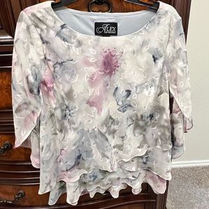 Embroidered Stretch Tulle Round Neck 3/4 Sleeve Scallop Hem Blouse